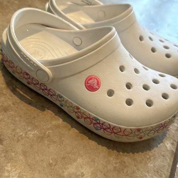 White Crocks size 3 - Picture 2 of 8